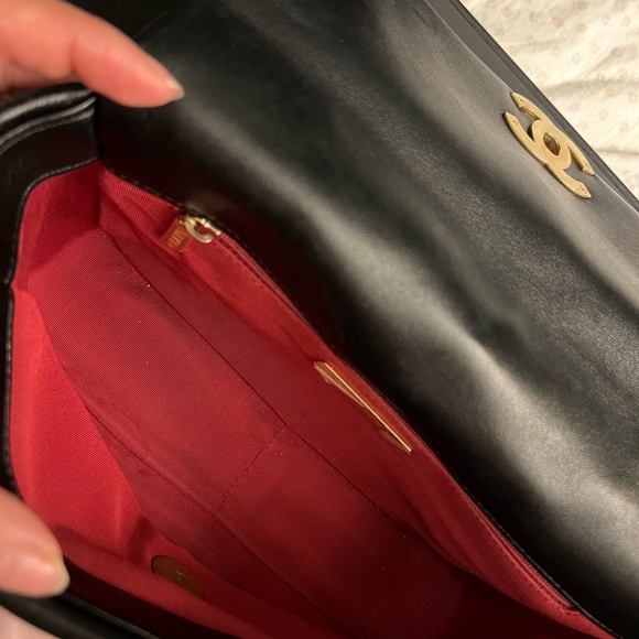 Used Chanel 19 Handbag - Black - Picture 5 of 10